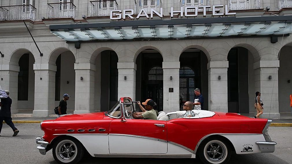 What does the withdrawal of the main hotel multinationals that operated in the country mean for Cuba