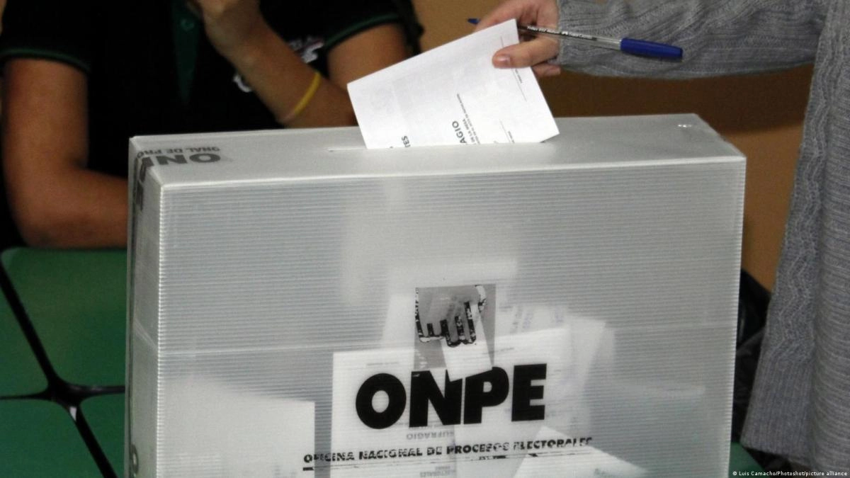 Peru holds elections to elect its new president