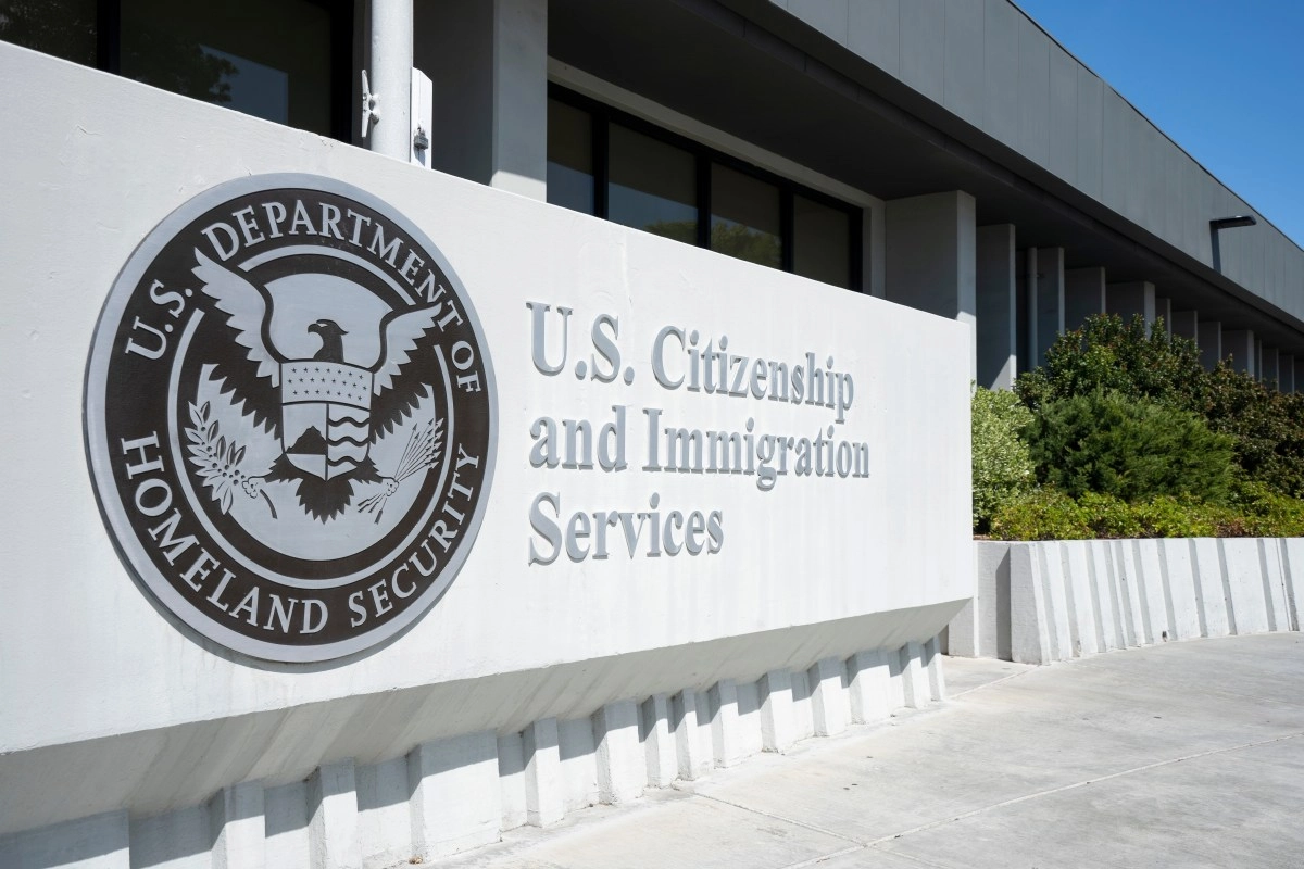 What happens to your Green Card when you travel outside the US and when there is a presumption of abandonment