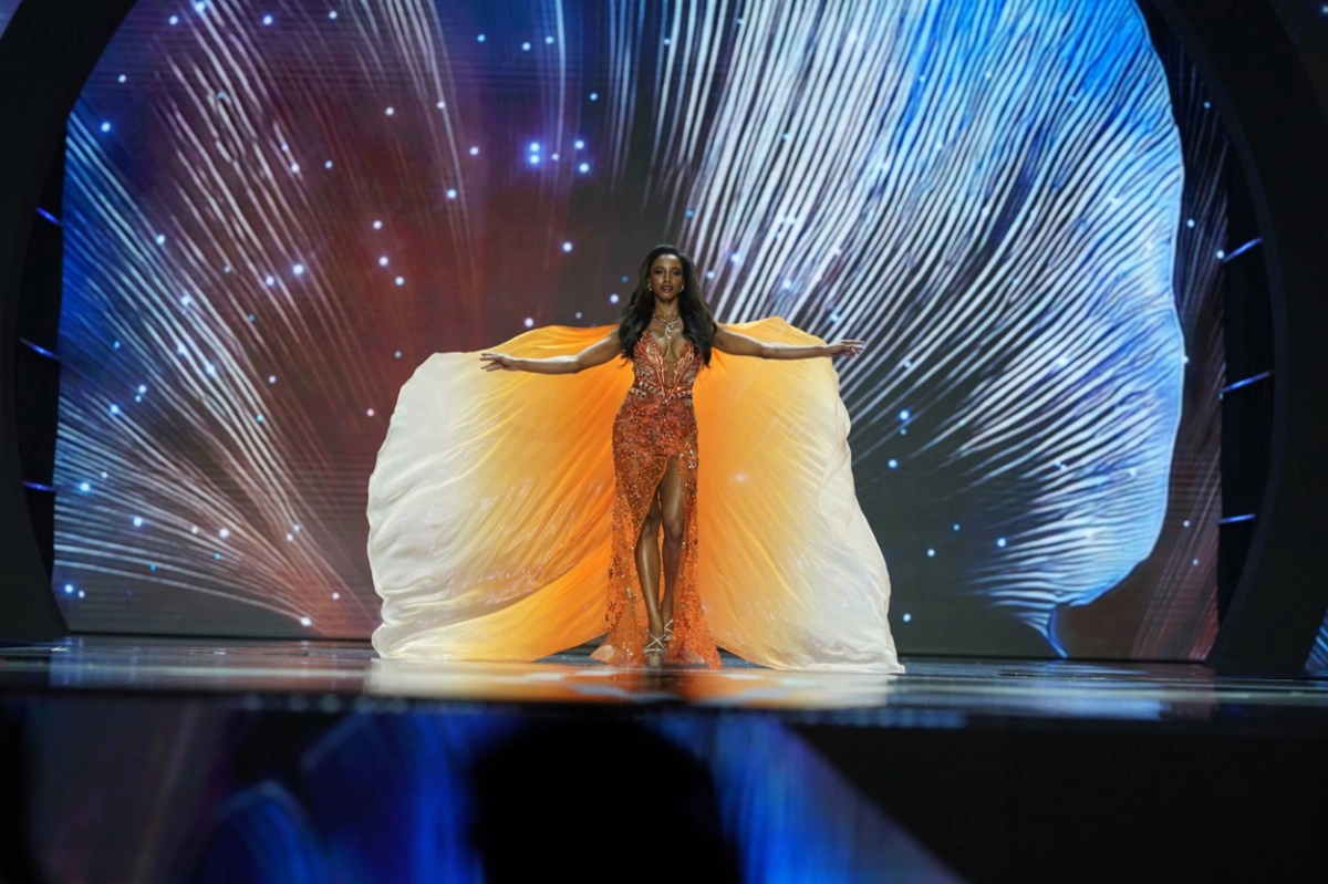 How is Miss Jamaica doing after her fall before Miss Universe