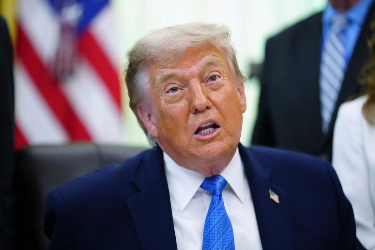Trump assures that ships loaded with oil are beginning to leave the Strait of Hormuz after the agreement with Iran