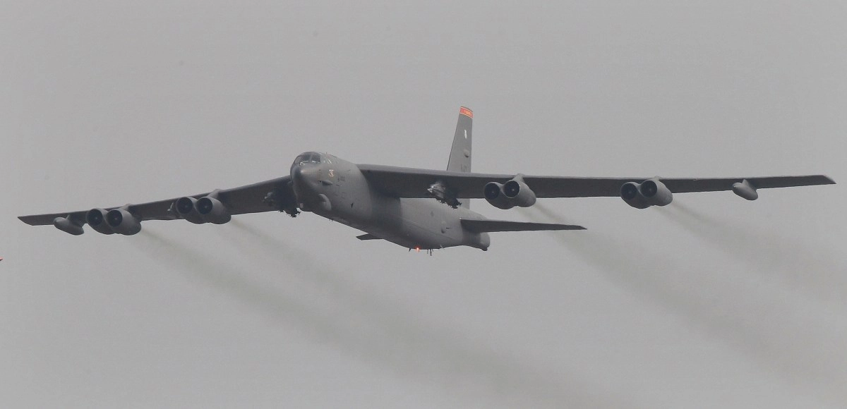 B52 bomber crashes at California air base