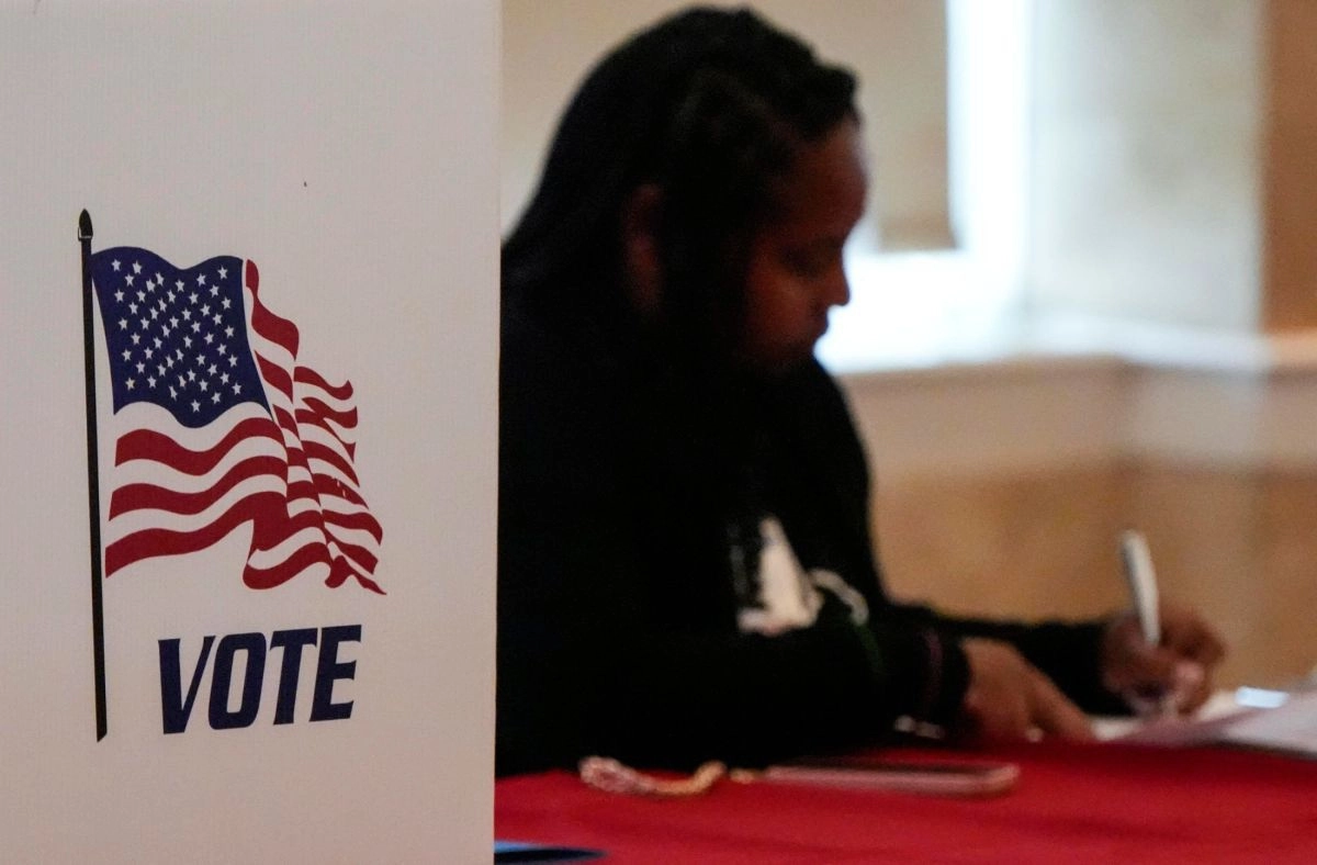 Trump orders ICE to track fake voters ahead of midterm elections
