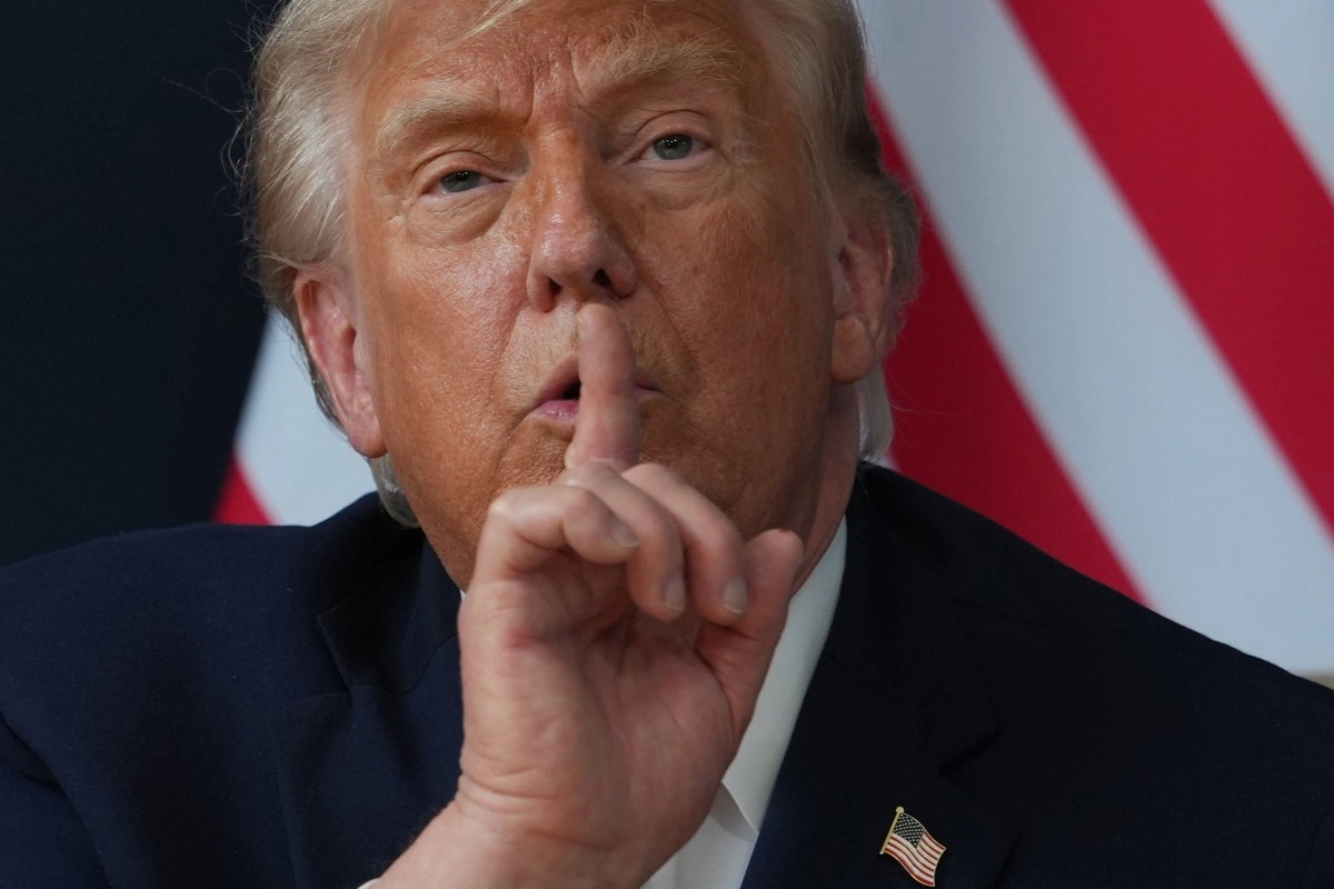 Trump calls critics of his Iran deal fools and fuels controversy