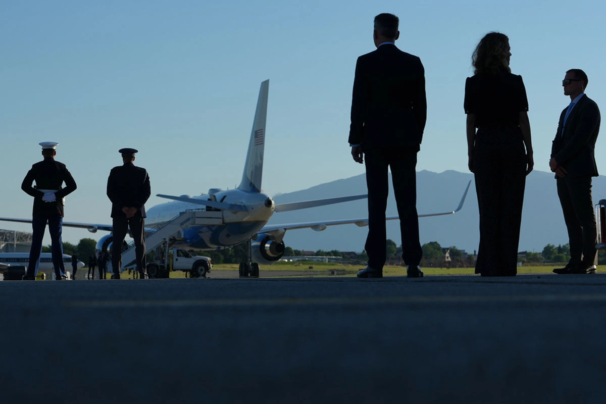 The White House is about to replace the planes used to transport the president