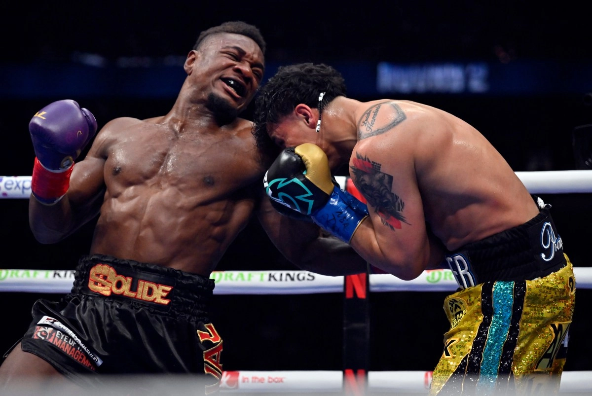 Christian Mbilli goes to Canelo lvarez