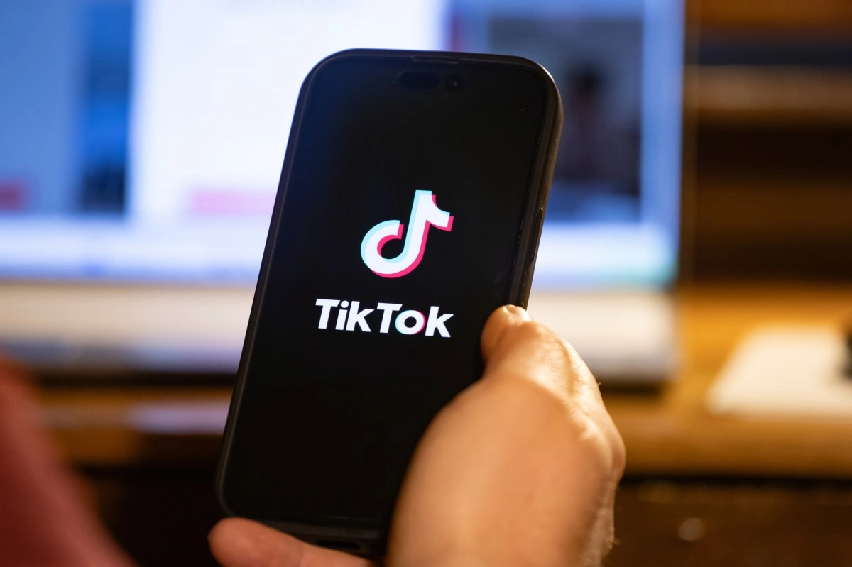 Turn any TikTok image into the perfect wallpaper for your mobile