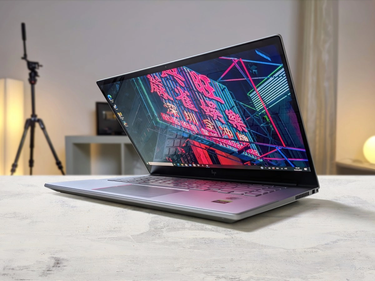 OLED and IPS screens for laptops which is the best option in 2026