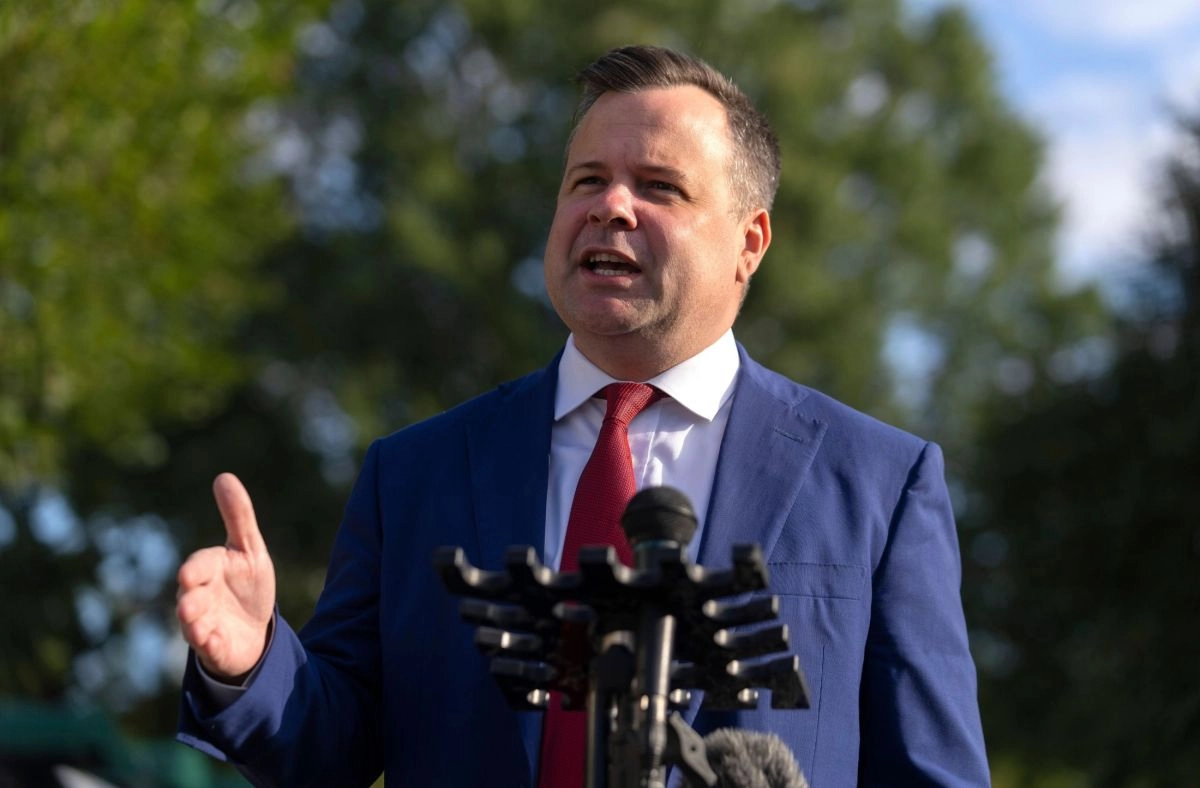 Bill Pulte begins management with layoffs in office created after 911