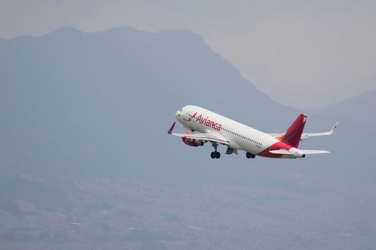 Venezuela threatens international airlines with losing traffic rights if they do not resume flights to the country