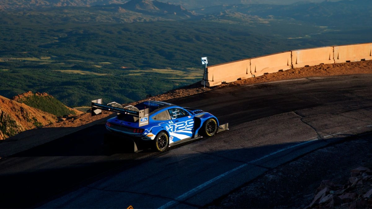 Ford conquers Pikes Peak with the electric Super Mustang MachE