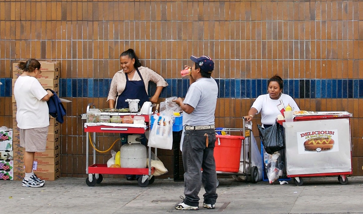 Hispanic saleswoman recovers after attack in Los Angeles