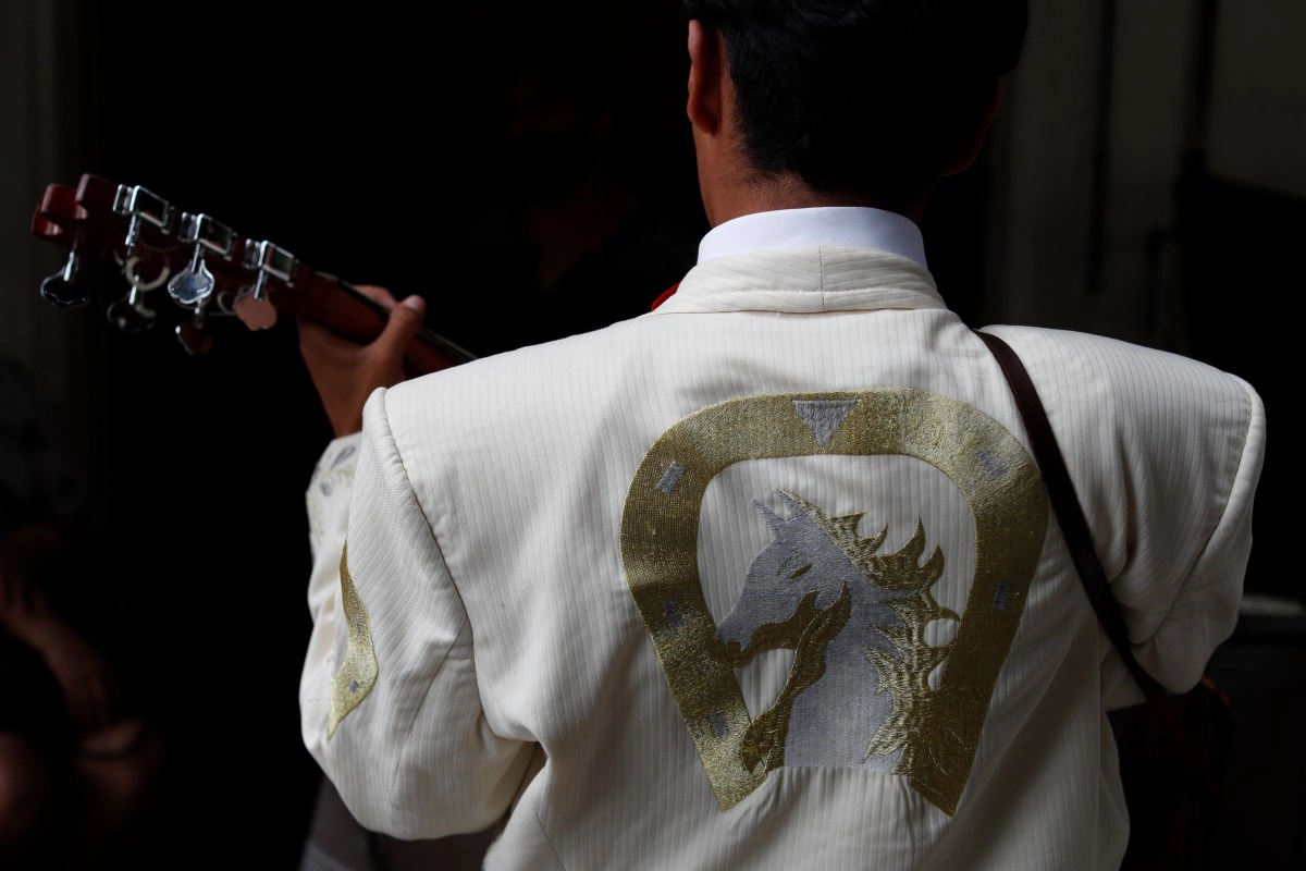 ICE arrests 11 people including three mariachis in California