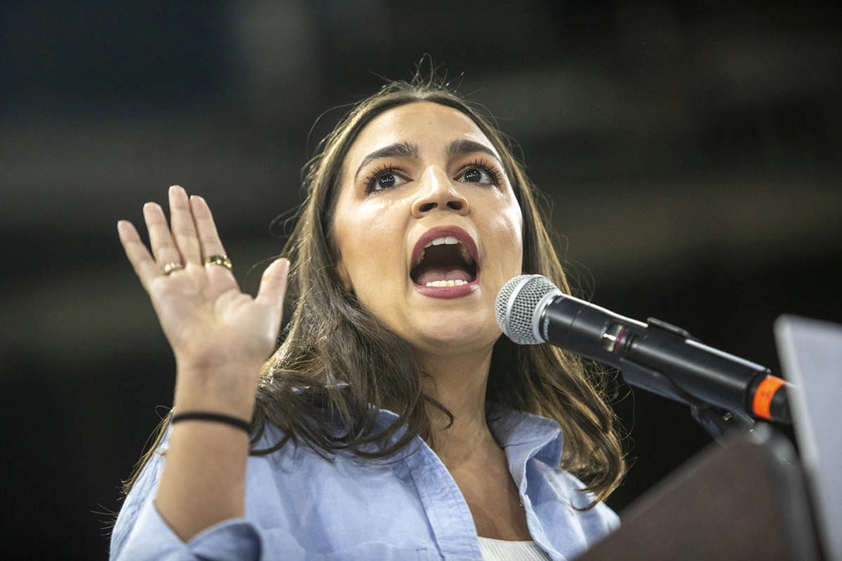 AOC blames Trump for turning Washingtons Reflecting Pond into a swamp