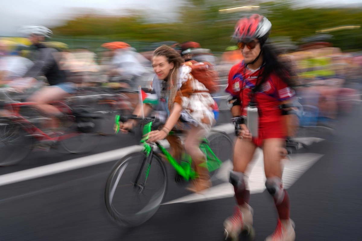 Two injured by BB gunshots on nudist cyclist ride in Los Angeles