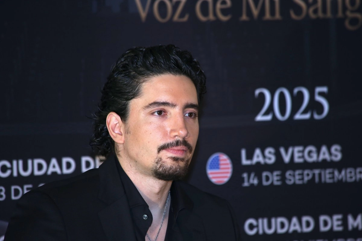 Alex Fernandez celebrates his third wedding anniversary with a romantic message on social media