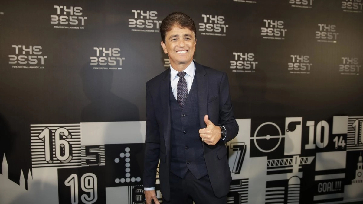 Bebeto presented his biographical book ldquoThe man who cradled the goalrdquo
