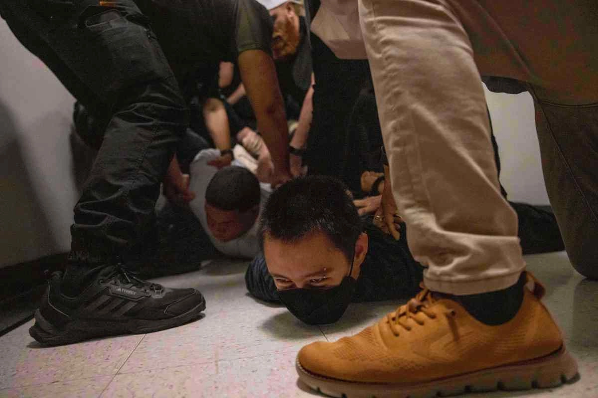 ICE detained more than 10000 immigrants in five days by order of the White House reveals NYT
