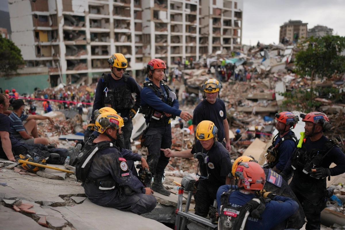 Los Angeles firefighters hope to rescue more victims in Venezuela