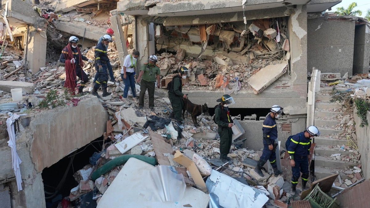 Rescuers seek to reach Fabio the boy who has been trapped under the rubble in Venezuela for 9 days