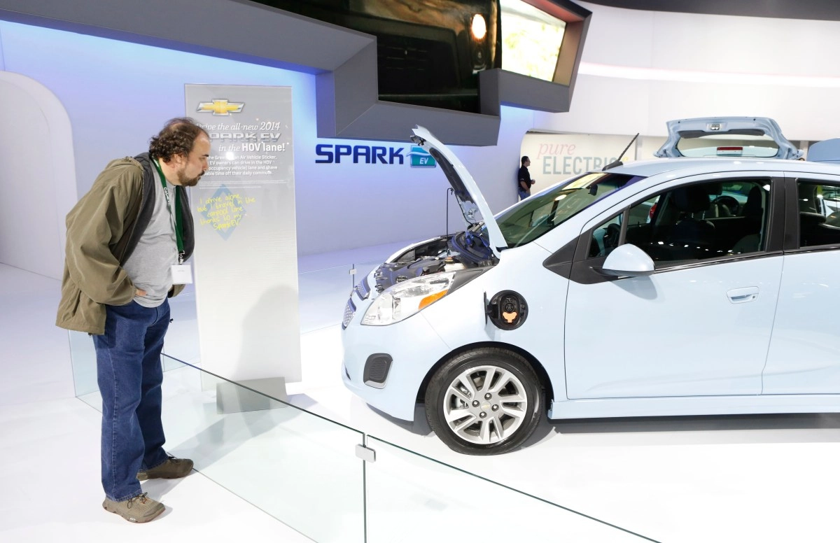 California launches 3500 rebate for electric vehicle purchases