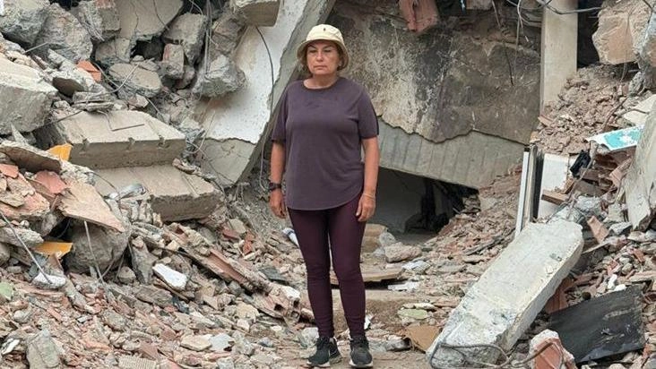Teenagers rehearsing their prom when the Venezuela earthquakes occurred