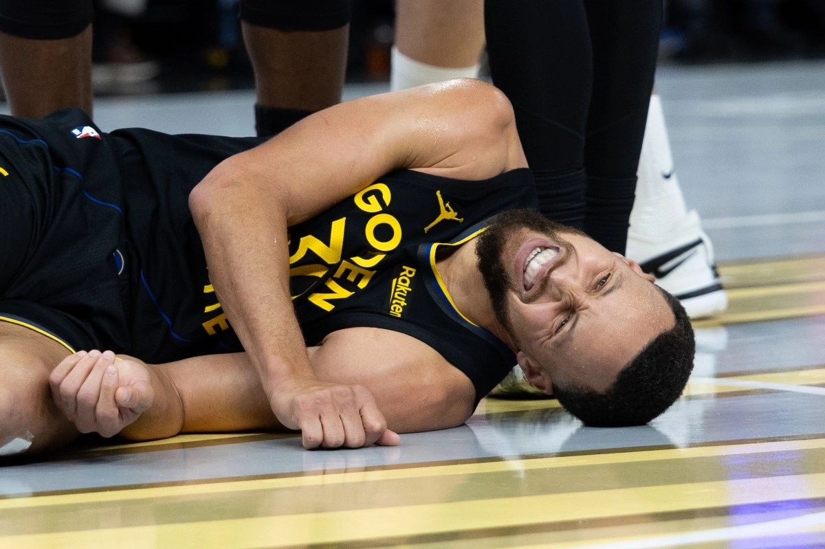 Golden State Warriors lose Stephen Curry for a week