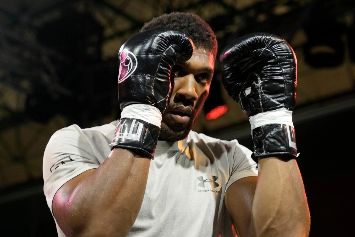 Kristian Prenga warns that he will knock out Joshua he will not reach ten rounds