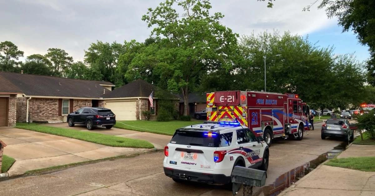 Lightning strikes a house in Texas and electric shock hits a teenager who was using his computer