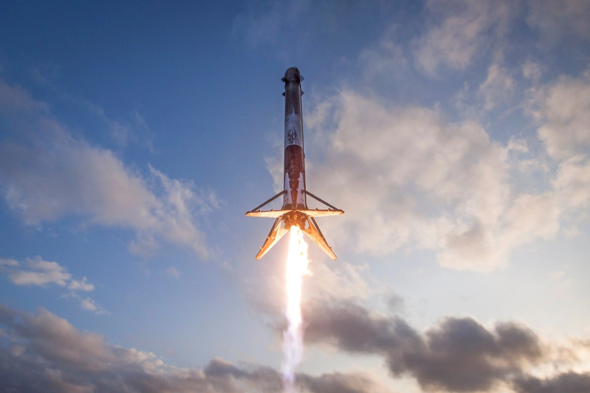 China surprises with a net system to catch space rockets