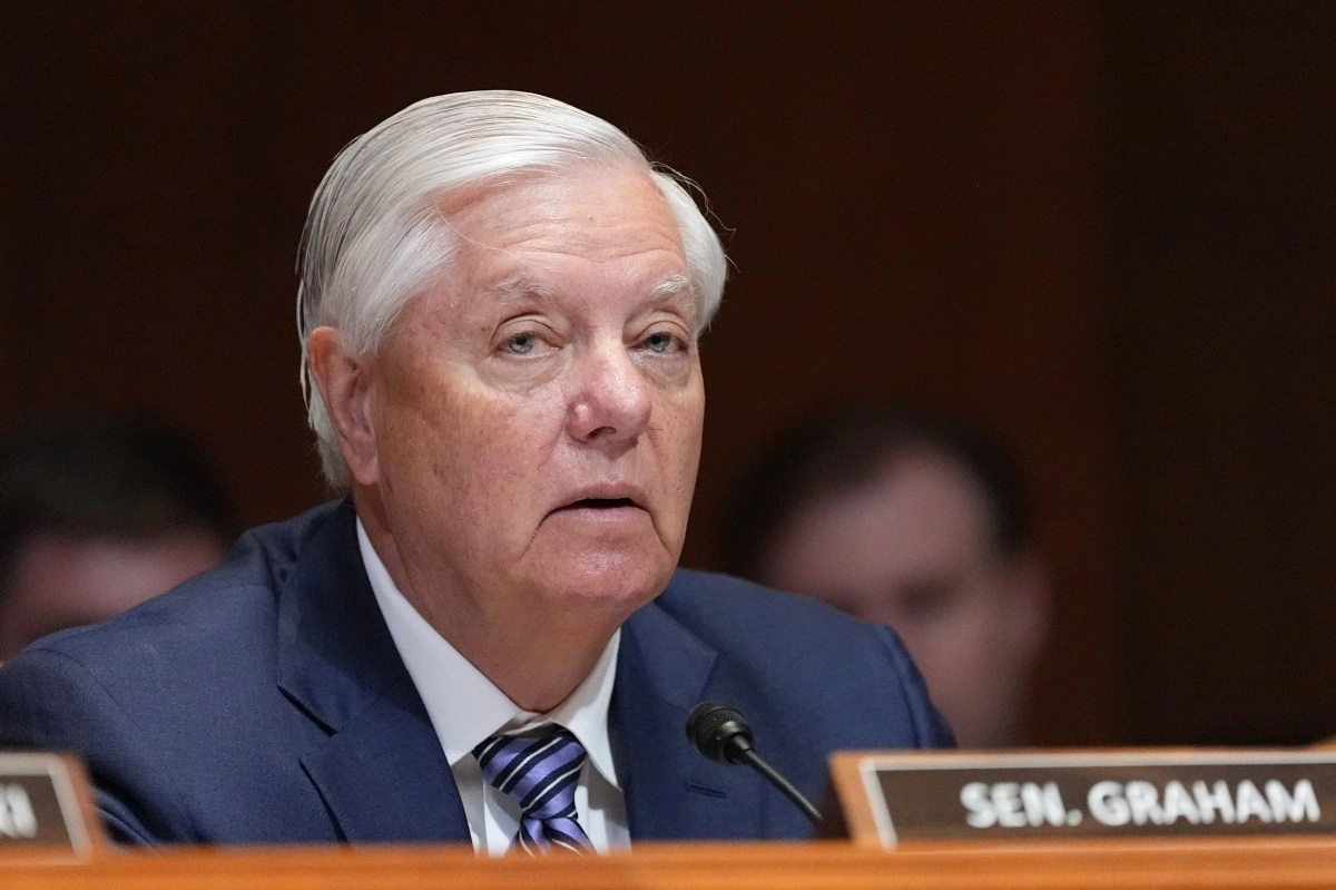 Republican Senator Lindsey Graham dies after sudden illness