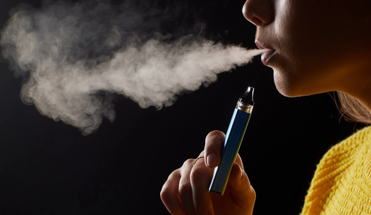 Is it true that vaping carries a risk of oral cancer