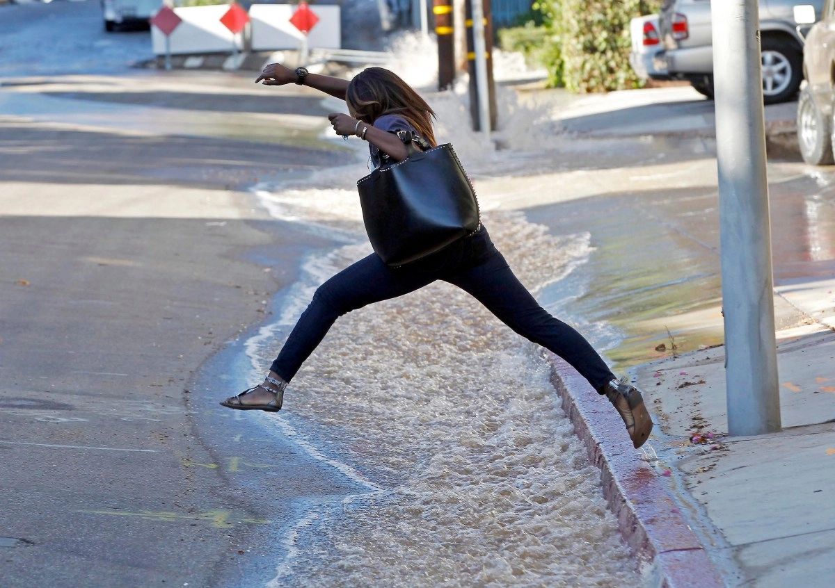 Water leak in West Hollywood causes street flooding