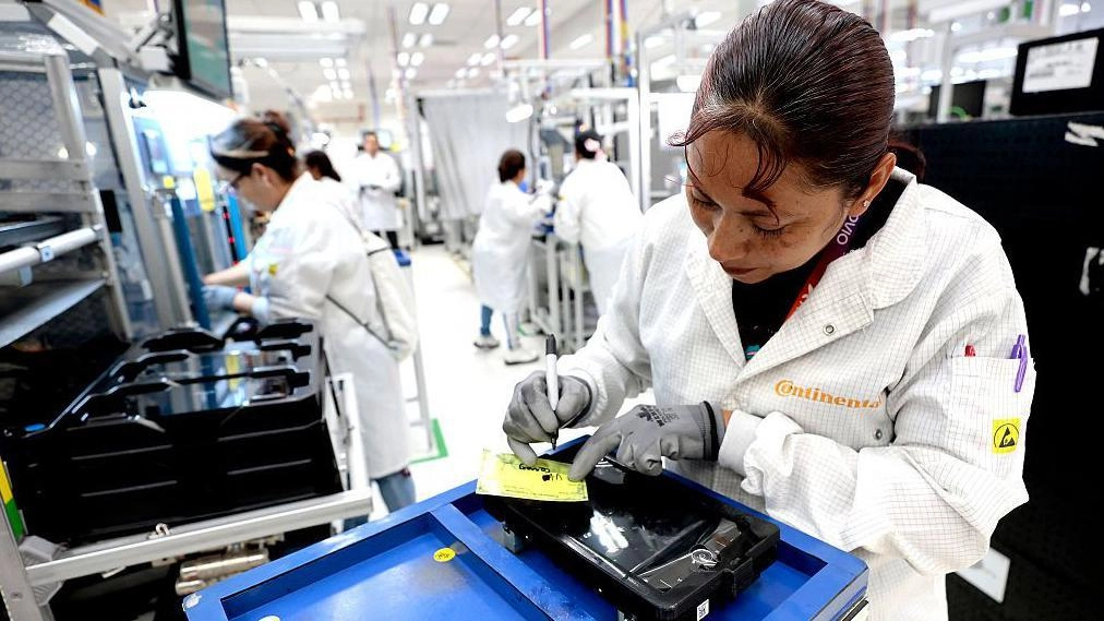 How Colombias 42hour workweek compares to the rest of Latin America and why Argentina is a case apart