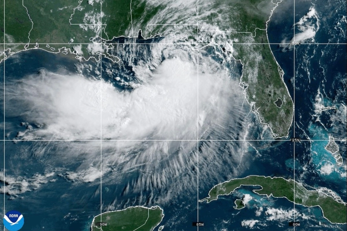 Bertha strengthens as a tropical storm alerts are issued from Florida to Louisiana