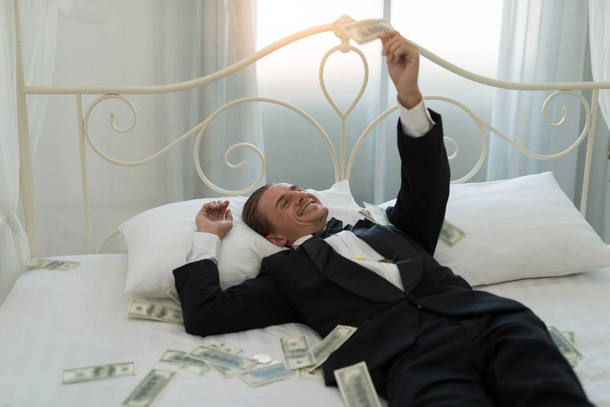 The spiritual meaning of dreaming that you win the lottery: will you be rich?