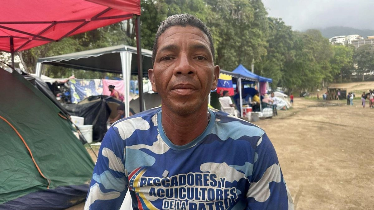 Venezuelans still searching for relatives in the rubble a month after the earthquakes