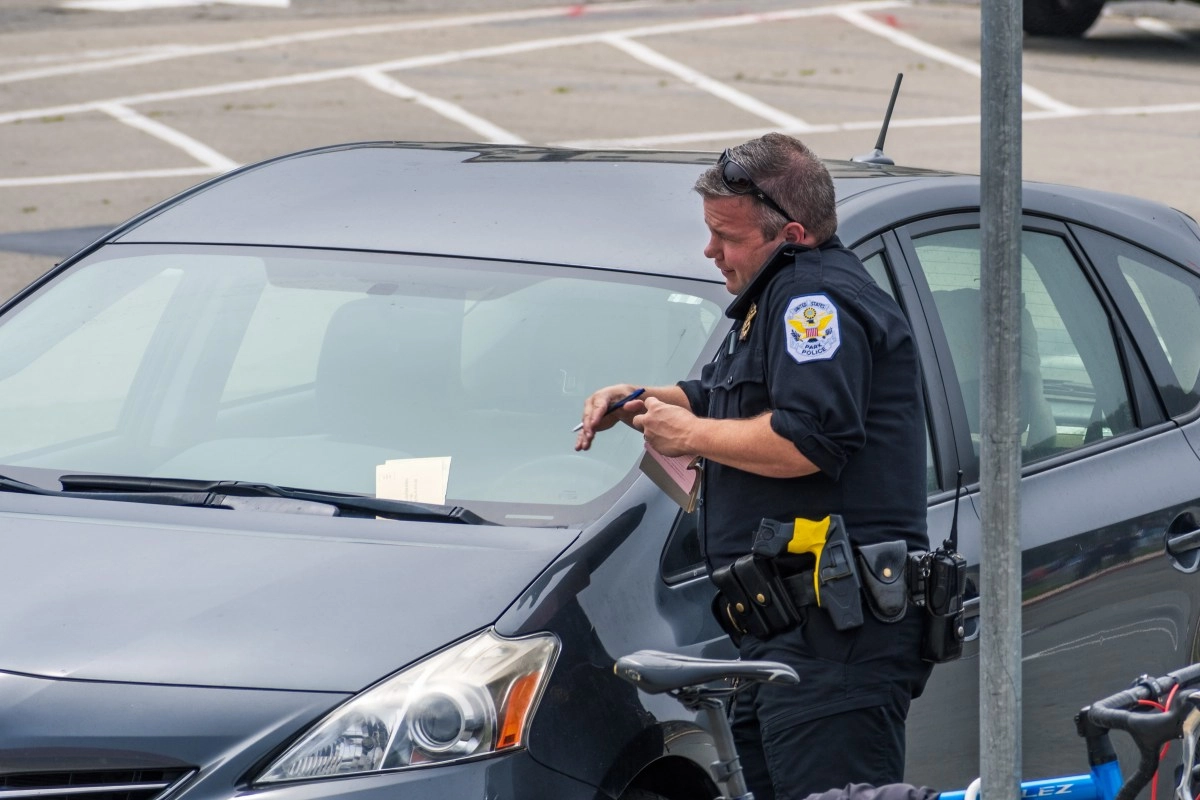 5 actions while driving for which you can be fined in California and you didn039t know it