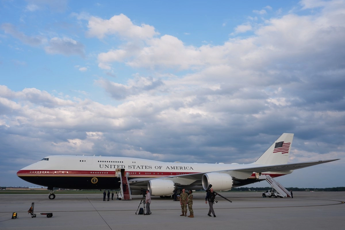 Can a missile shoot down Air Force One The secrets that protect the president