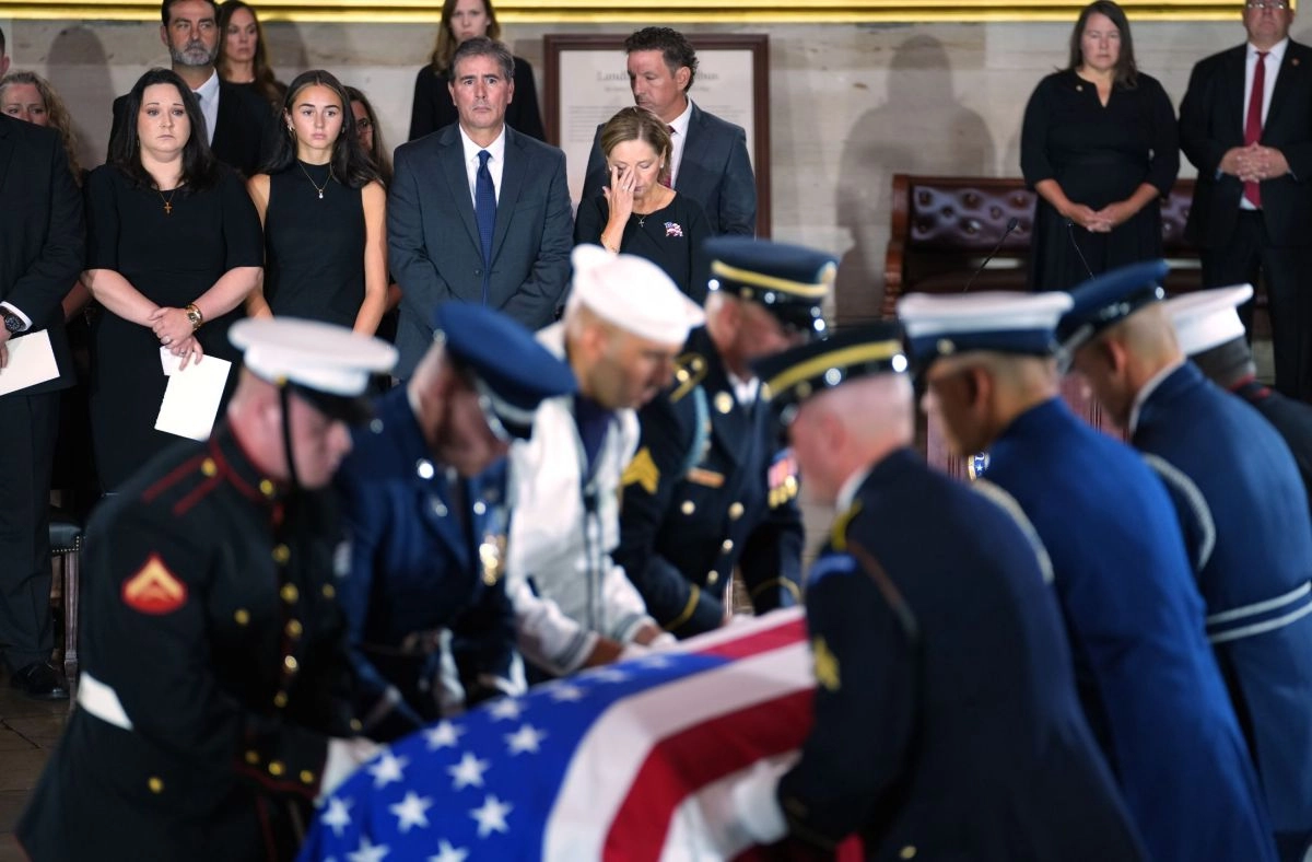 Lindsey Graham Receives Tribute at Capitol Before Funeral