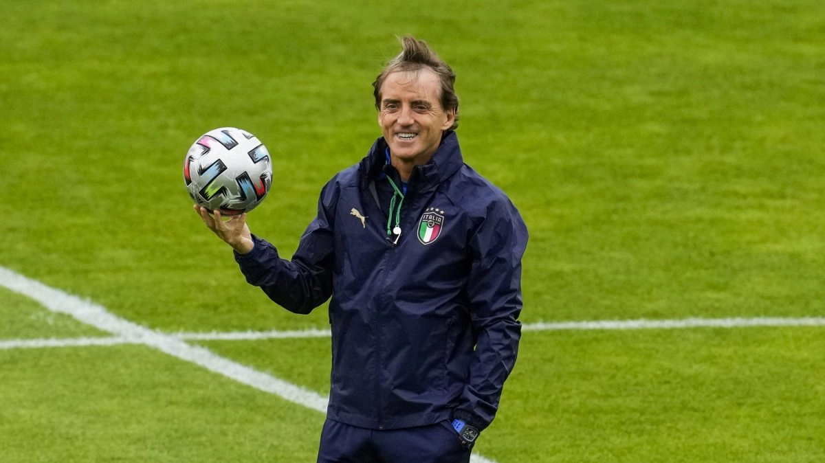 Roberto Mancini and Claudio Ranieri those chosen to get Italy out of the national team crisis