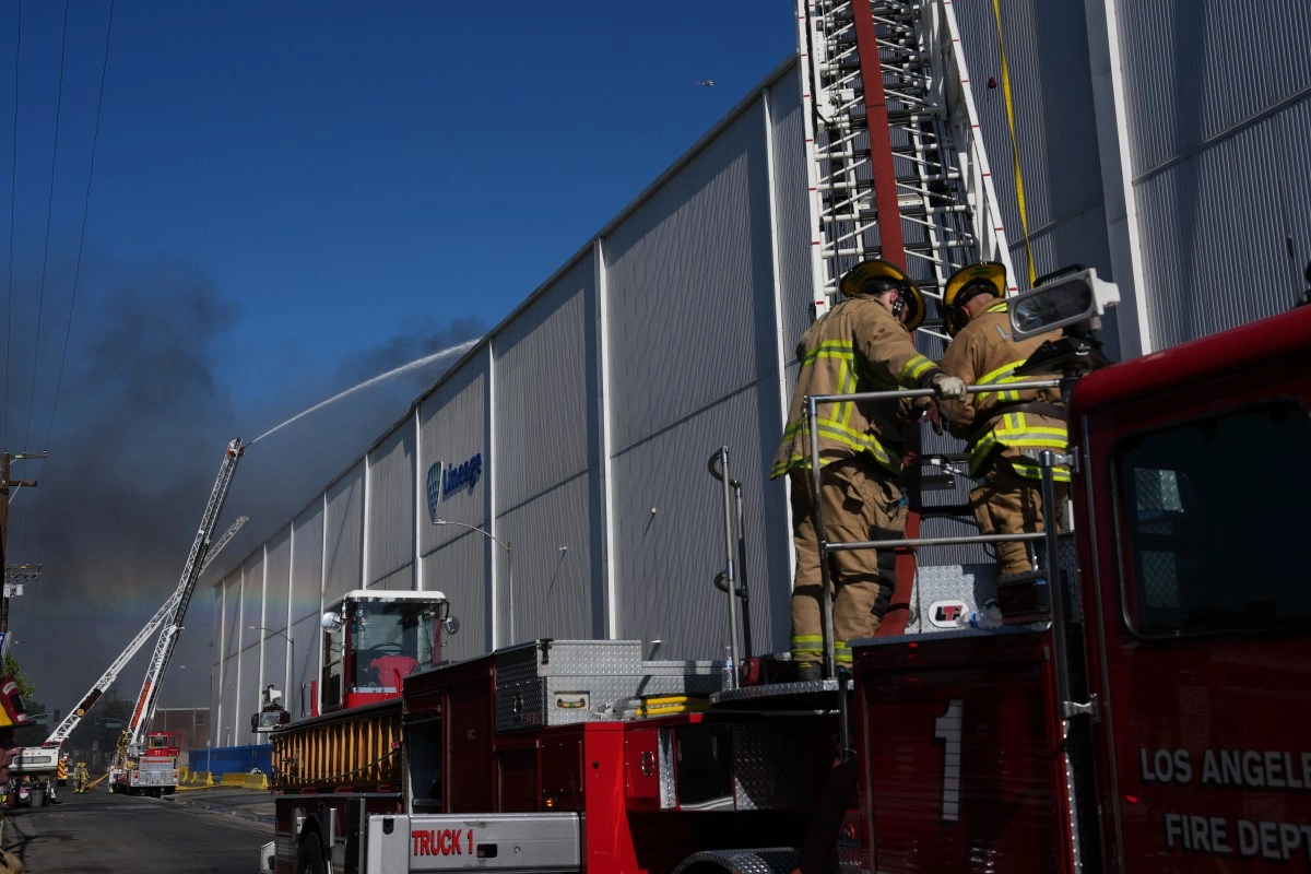 Hilda Sols opposes the reconstruction of the Lineage warehouse in Los Angeles