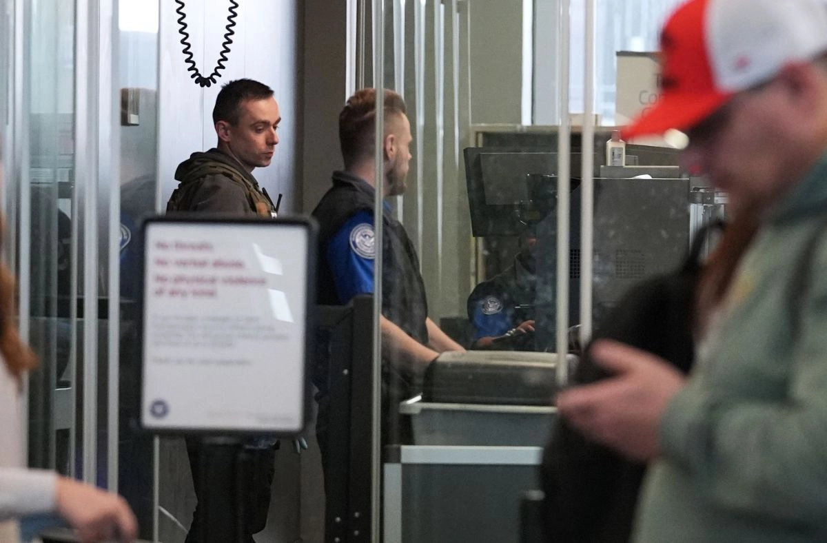 ICE and TSA strengthen operations at airports to locate and detain immigrants according to sources