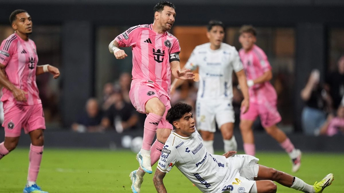 Lionel Messi shakes off his vacation and destroys San Luis with an epic goal