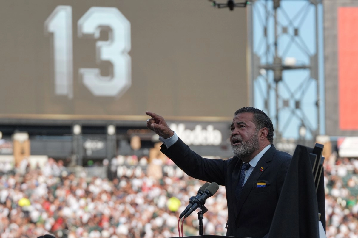 White Sox retired the number of Ozzie Guilln the first Latino manager to win the World Series