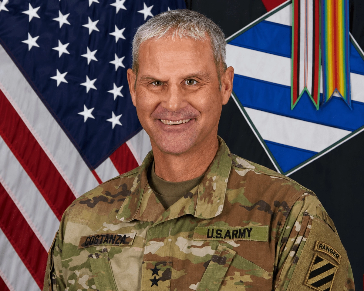 Pentagon dismisses general stationed in Europe and in charge of aid to Ukraine