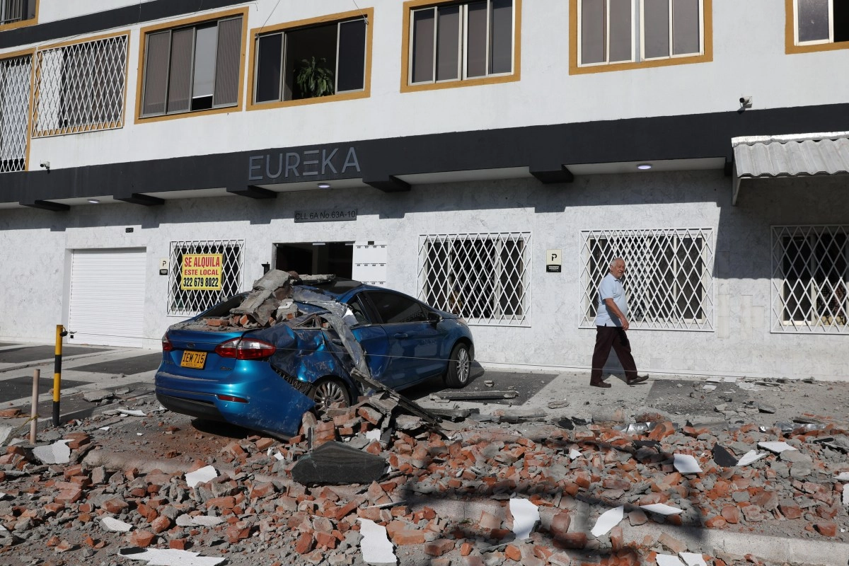 Strong earthquake shakes Colombia the earthquake was felt in Bogot and several regions of the country