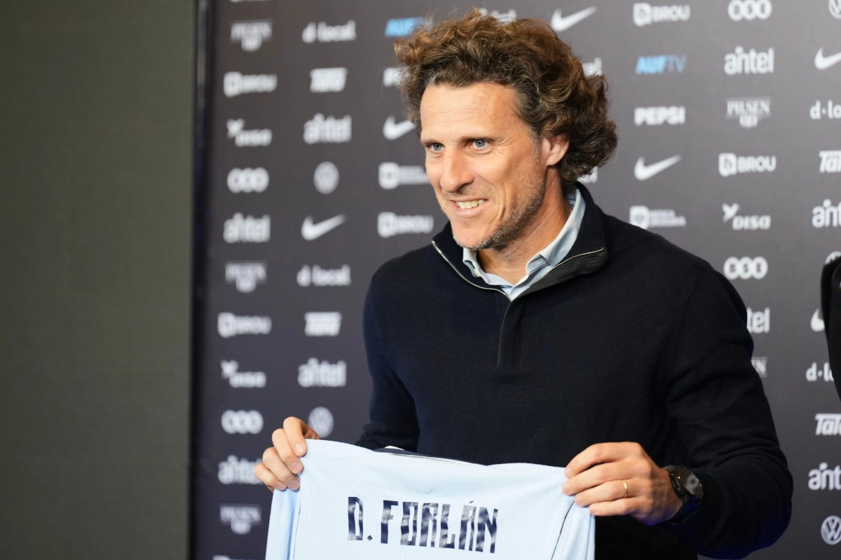 Diego Forlan does not rule out a new call for Luis Suarez to the Uruguay national team