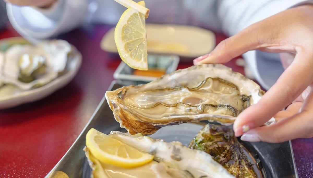 A man suffered a brain injury after eating oysters in a restaurant what explains this phenomenon