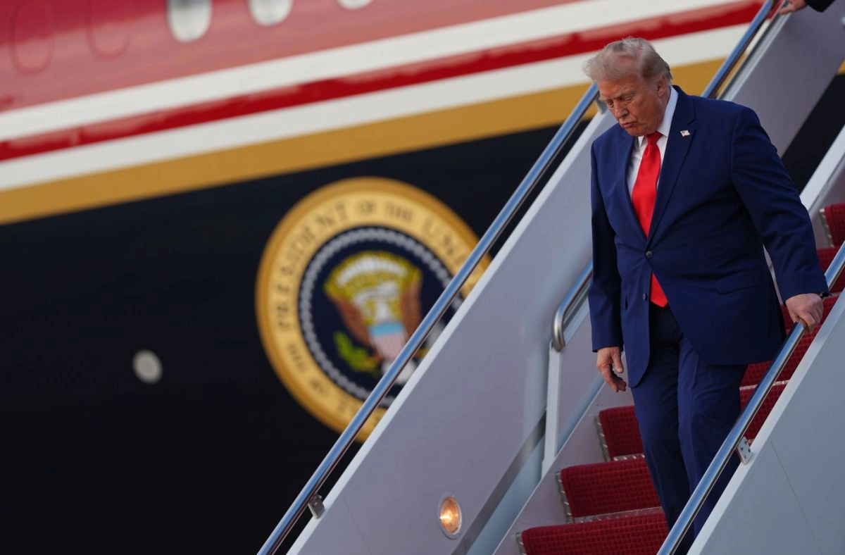 Trump reveals why he secretly changed planes due to a possible threat from Iran